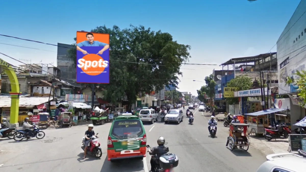 Sewa billboard Bandung di lokasi strategis Jalan Pungkur dengan lalu lintas padat.