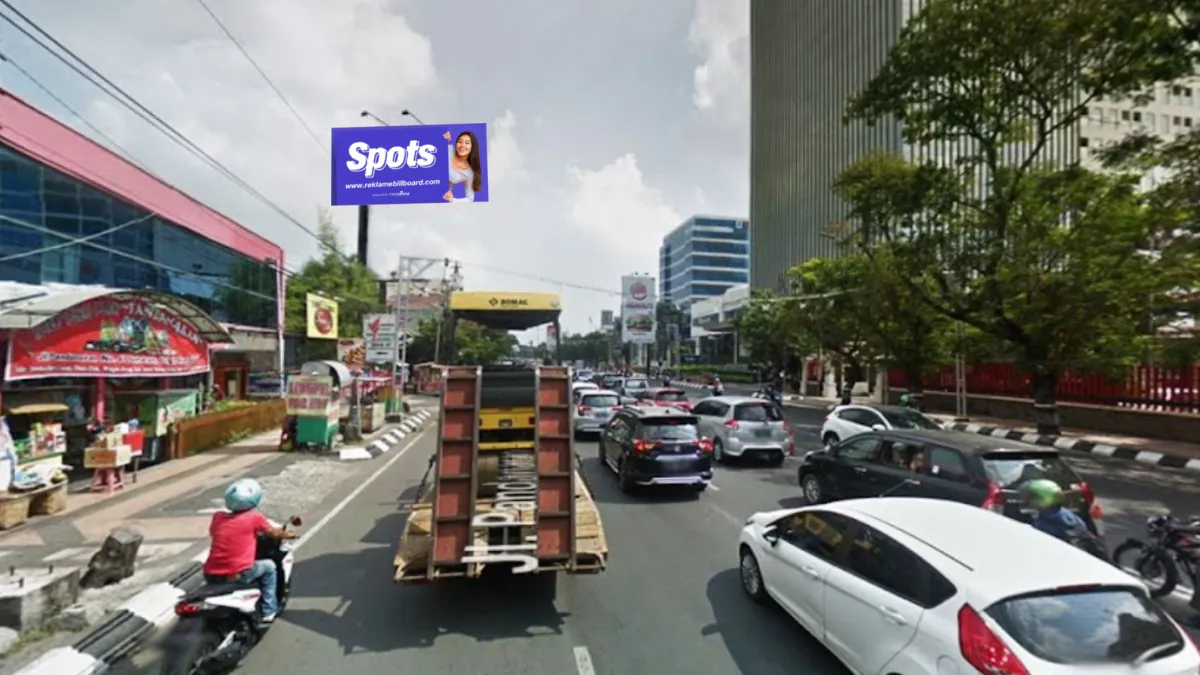 Sewa Billboard Semarang di Jalan Pandanaran Semarang depan Alfamart