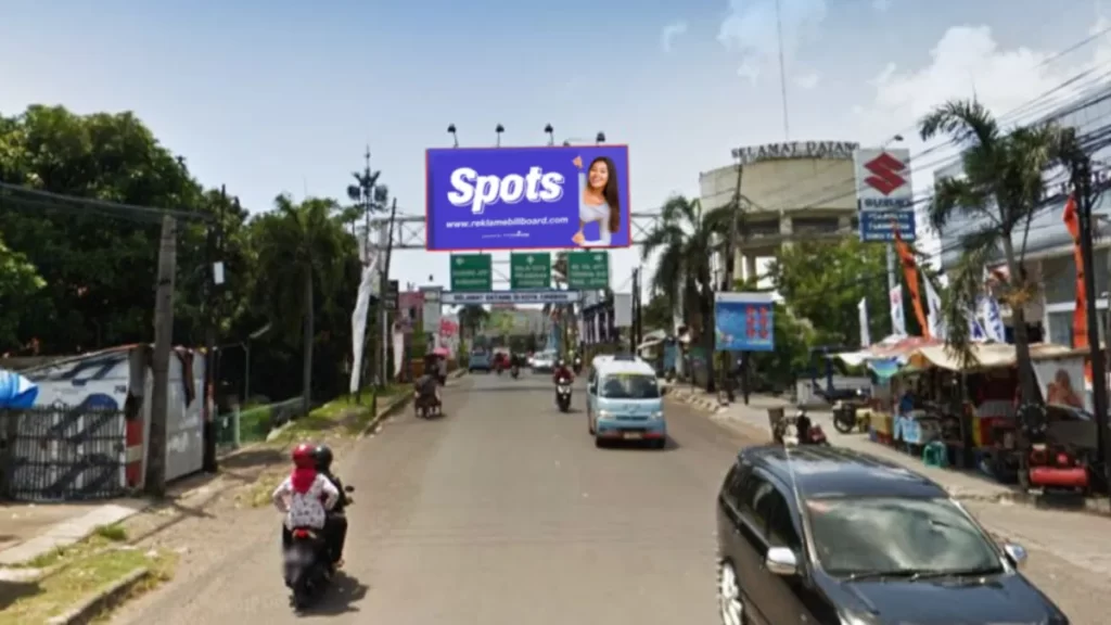 Sewa billboard Cirebon di Jl. Tuparev dengan visibilitas tinggi dan trafik ramai