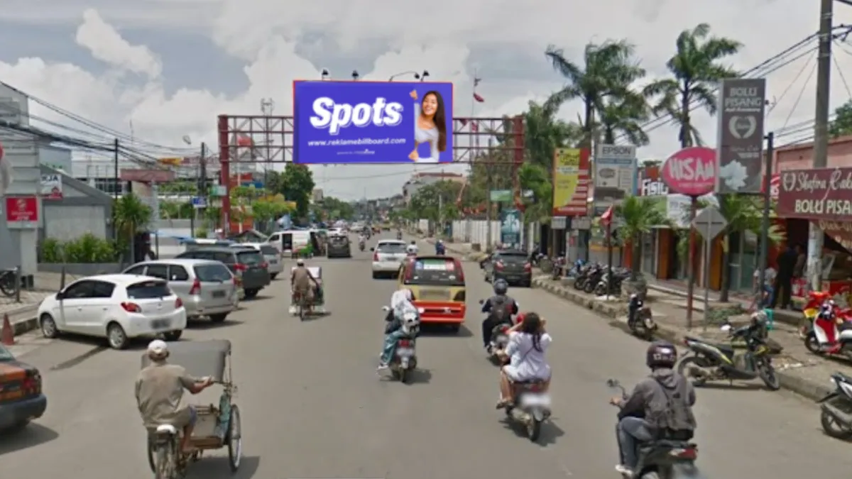Sewa billboard Karawang di Jl. Kertabumi menawarkan visibilitas tinggi dekat PLN