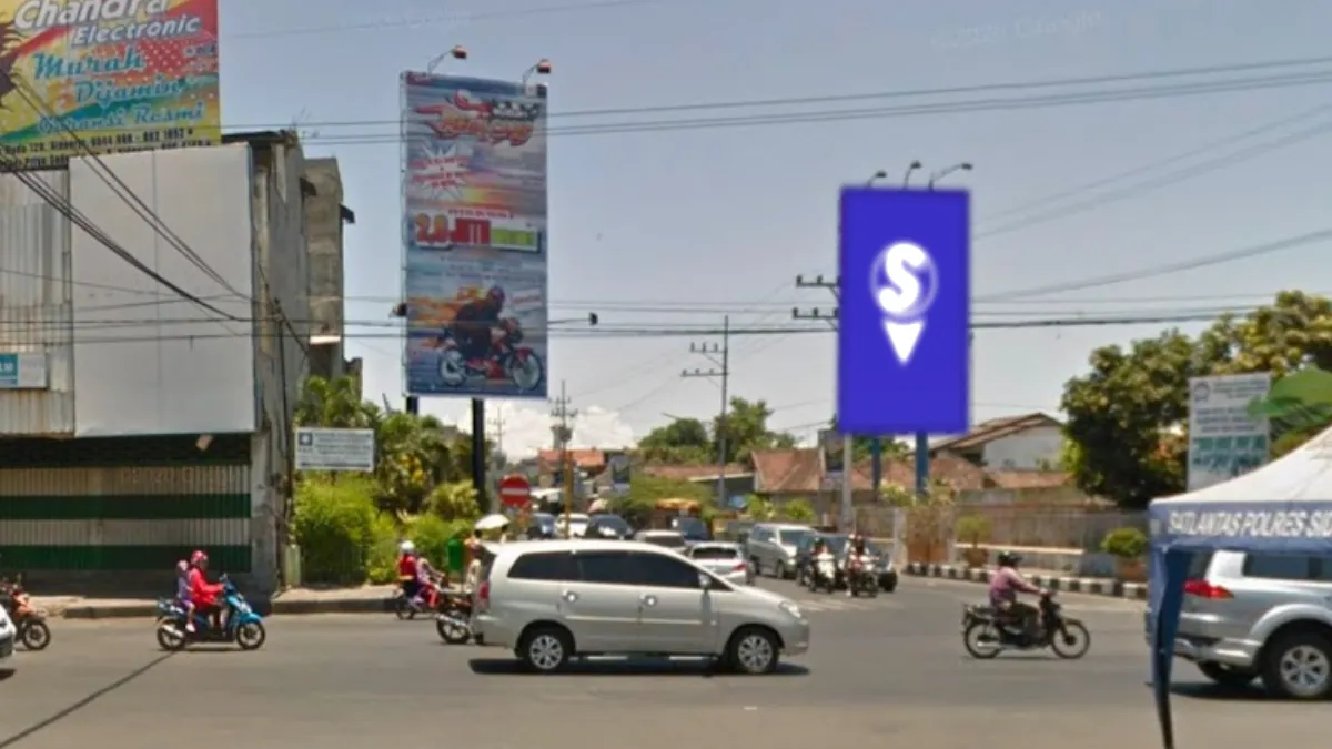 Sewa billboard Sidoarjo di Jl Raya Teuku Umar menawarkan visibilitas tinggi dan target audiens yang beragam.