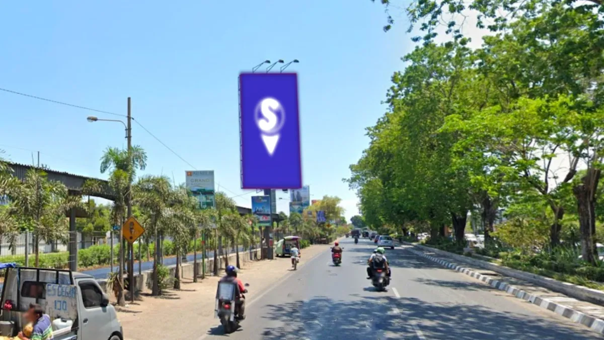 Sewa billboard Sidoarjo di Jl. Raya S. Parman menampilkan visibilitas tinggi dan lalu lintas padat.