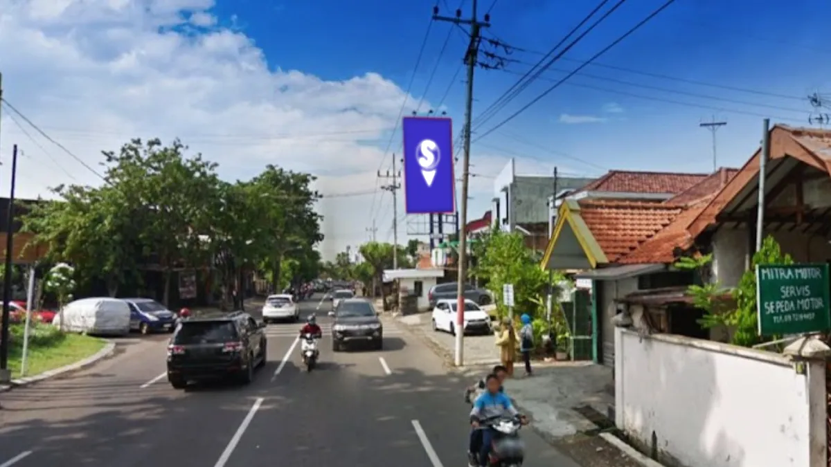 Sewa billboard Surabaya di Jl. Indragiri menawarkan visibilitas tinggi untuk spot reklame strategis Anda.