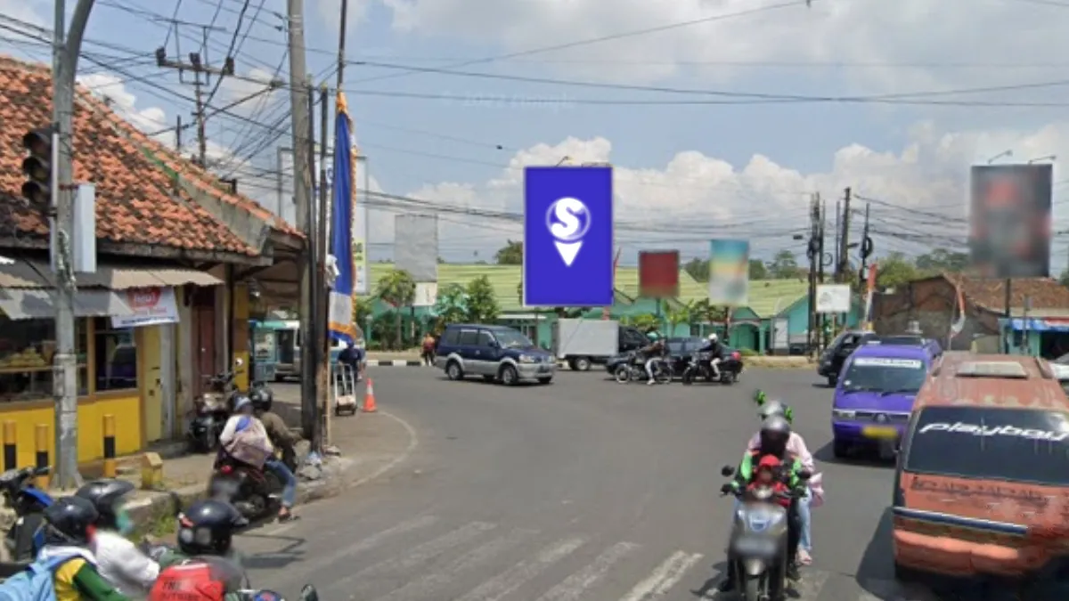 Spot reklame untuk sewa billboard di Garut terlihat di Jl Pasundan