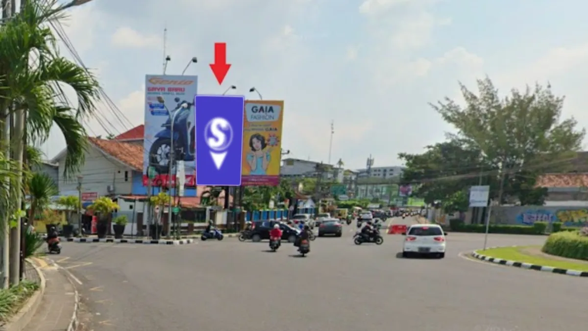 Billboard Spots di Jl Cik Di Tiro Bundaran UGM, Yogyakarta menawarkan opsi sewa billboard dengan harga bersahabat.
