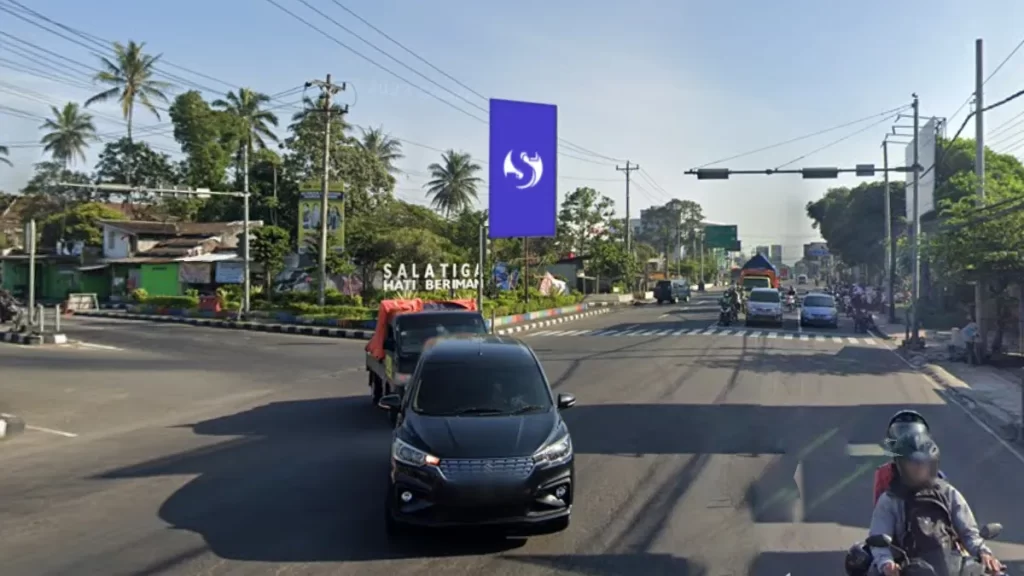 Billboard strategis di Jl Soekarno - Hatta, Salatiga.