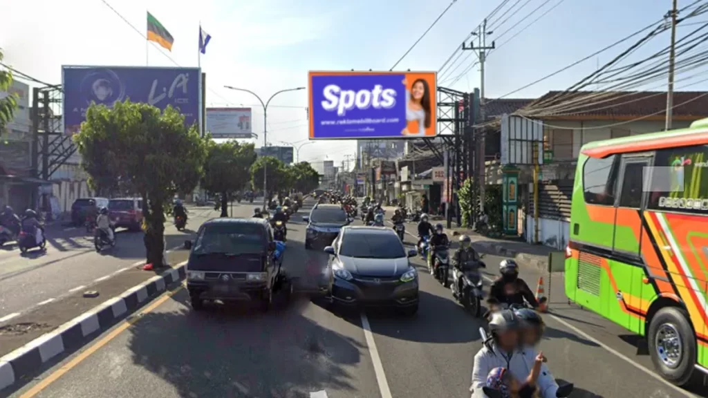 Sewa Billboard Yogyakarta Jl. Laksda Adisucipto Barat Amplaz