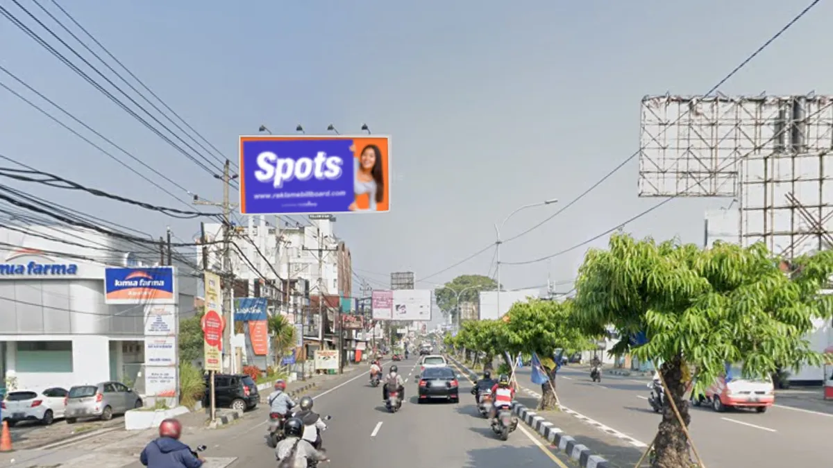 Sewa Billboard Yogyakarta Jl. Laksda Adisucipto Barat Amplaz