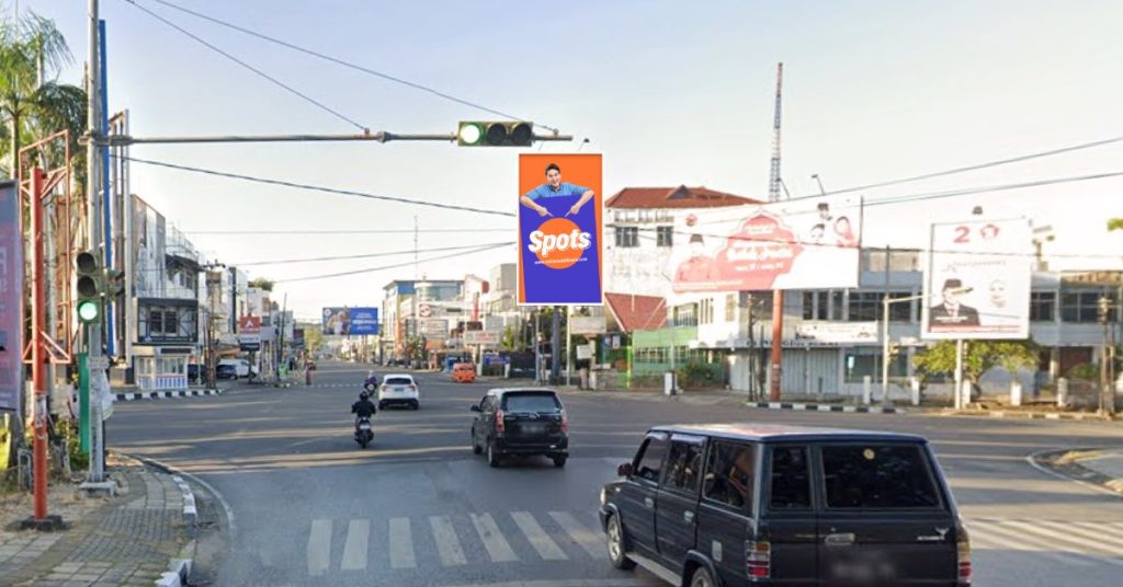 Sewa Billboard Padang Persimpangan Jl Damar - Jl Veteran