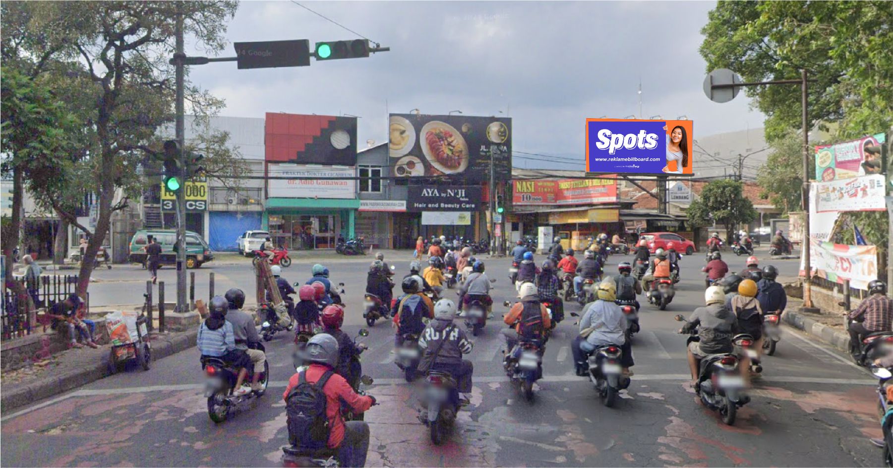 Sewa Billboard Perempatan Cicaheum, Bandung