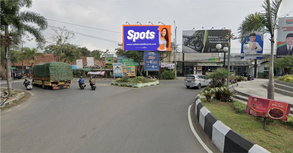 Sewa Billboard Bundaran Tugu Intan Tarogong, Garut